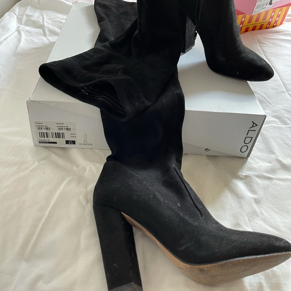 ALDO. Suede black knee highs. Size:9